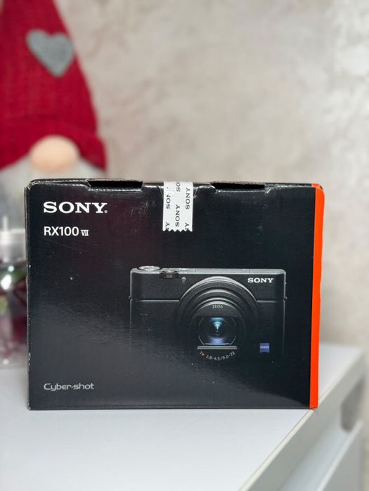 Фотопарат Sony RX100 VII