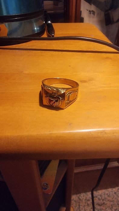 Anel de ouro 19k peso 8.8 gramas do benfica