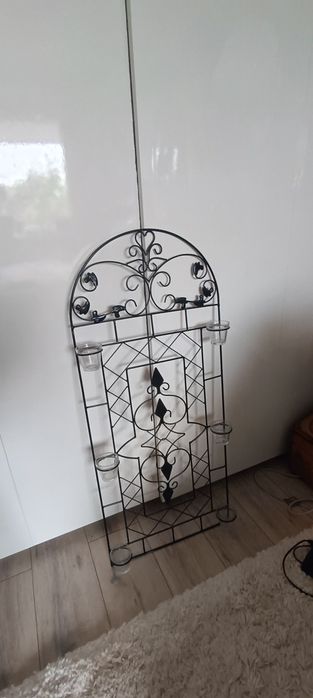Metaloplastyka podświetlana przez podgrzewacze.