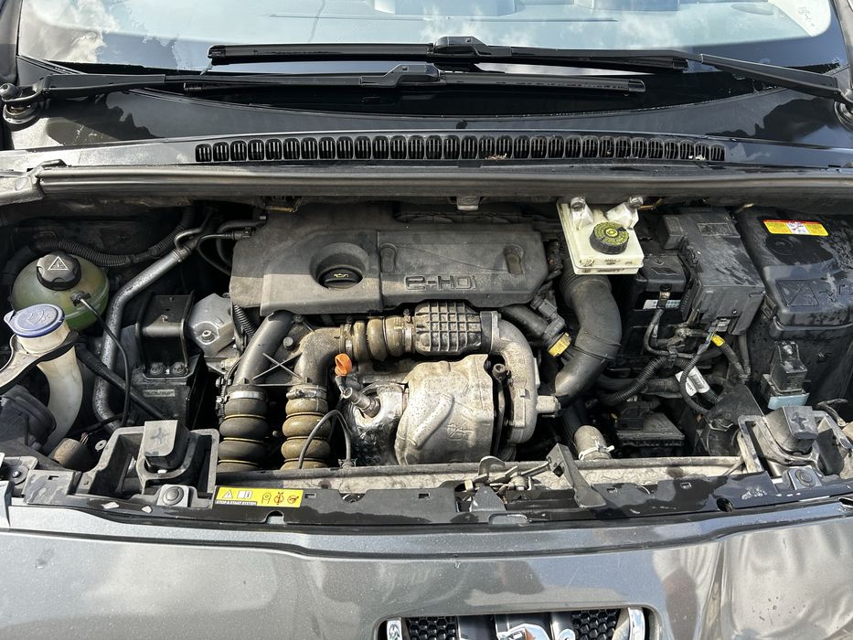Peugeot 5008 e-HDi