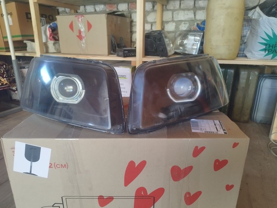Лінзовані фари Т5 Multivan Caravelle VW T5