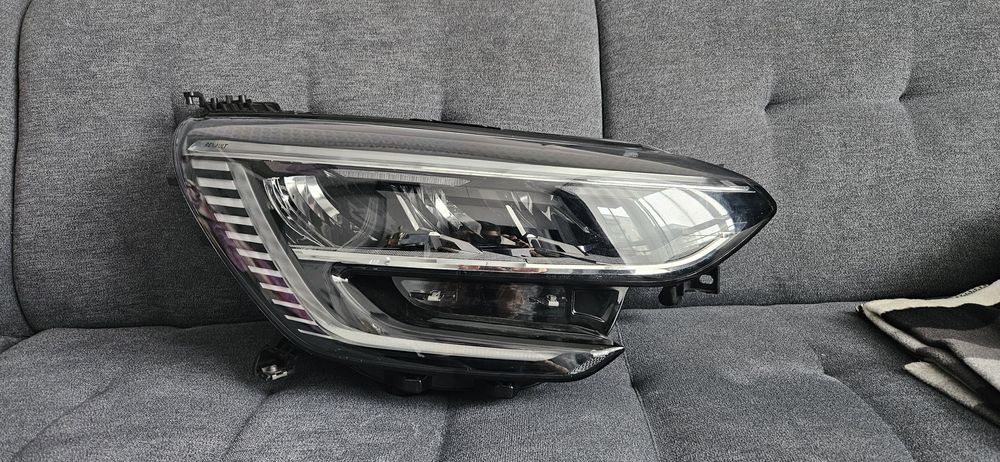 Lampa prawa full led megane IV