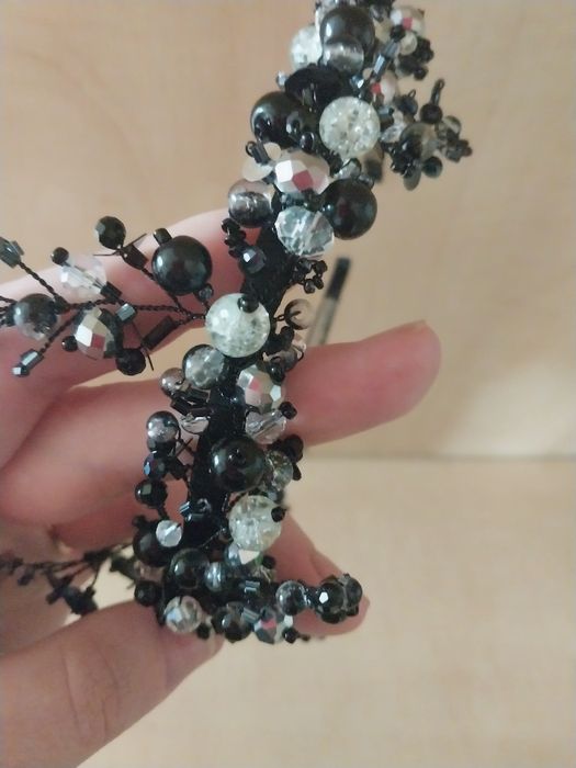 Обруч (діадема) з бісеру