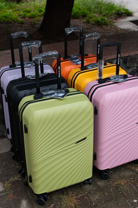 Валіза поліпропілен 100% Wings DQZ02 великий L, кольори в наявності