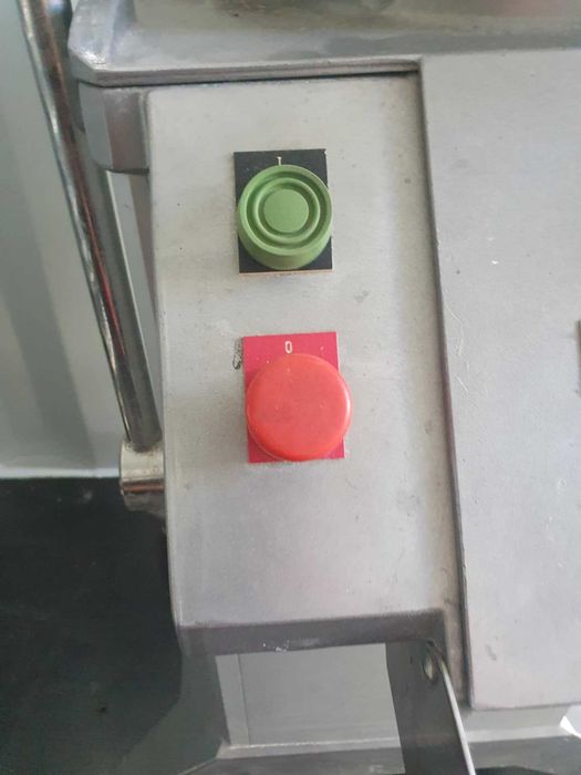 Szatkownica z przystawką do ciągłego podania HALLDE RG-400 240 kg/h