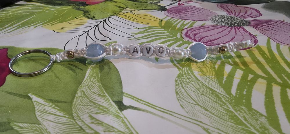Pulseiras e porta chaves