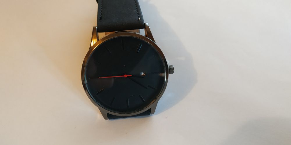 Продам часы новые