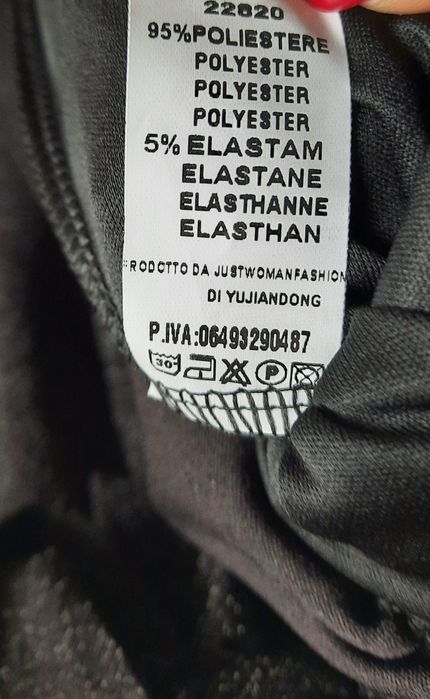 Koktajlowa sukienka z kopertowym dekoltem mini z falbankami