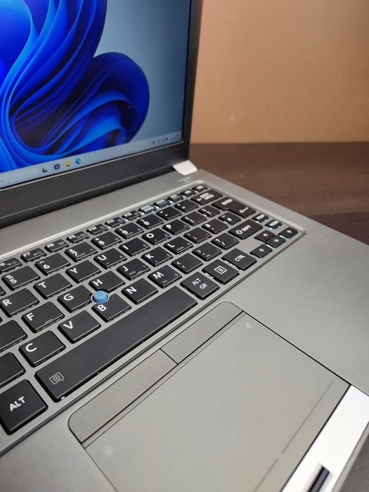 ULTRASMUKŁY LAPTOP | Toshiba | 13,3" FHD | i5-6GEN | 16GB RAM | 256SSD