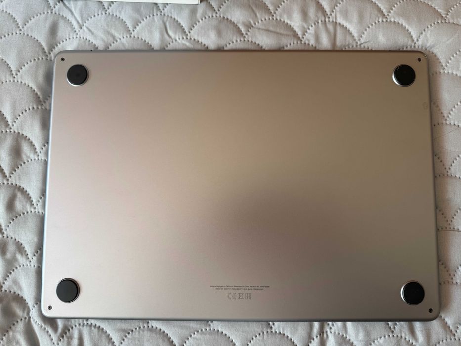 Macbook Air M2 15,3 cala 16GB RAM