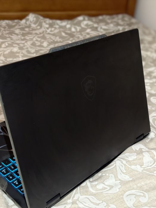 MSI CYBORG 15 troco em torre