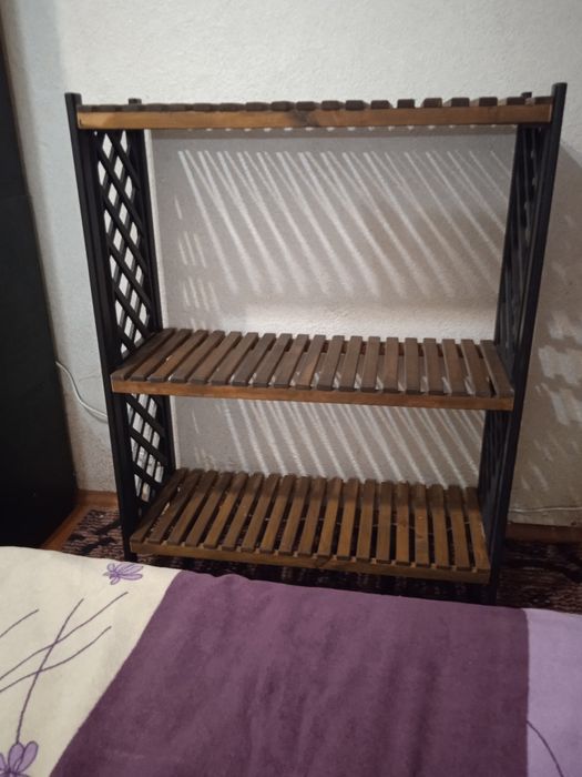 Етажерка під квіти, взуття  книги, речі. Стелаж