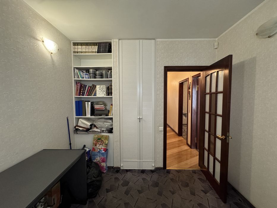 Продається простора 4-х кімнатна квартира в самому центрі Дніпра!