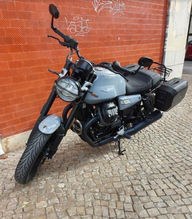 Moto Guzzi V7  Sport