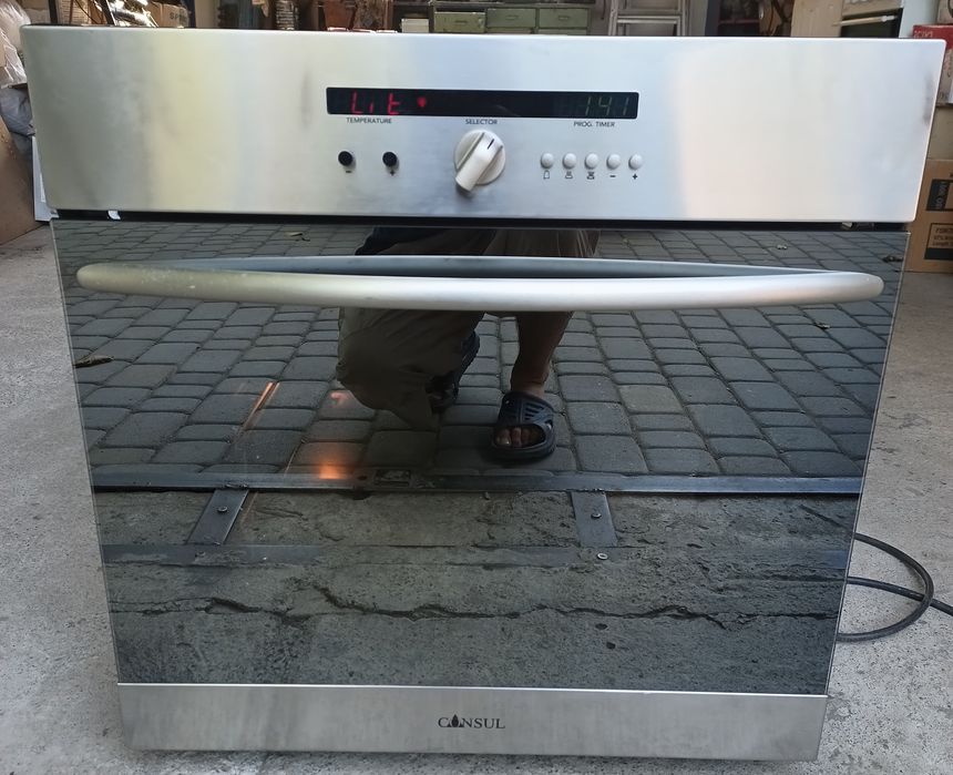 Вбудована електрична духовка з Європи.