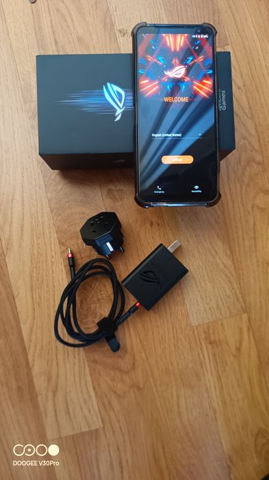 ASUS ROG Phone 3 ZS661KS 12 / 128GB 865 Czarny.
•	Mode