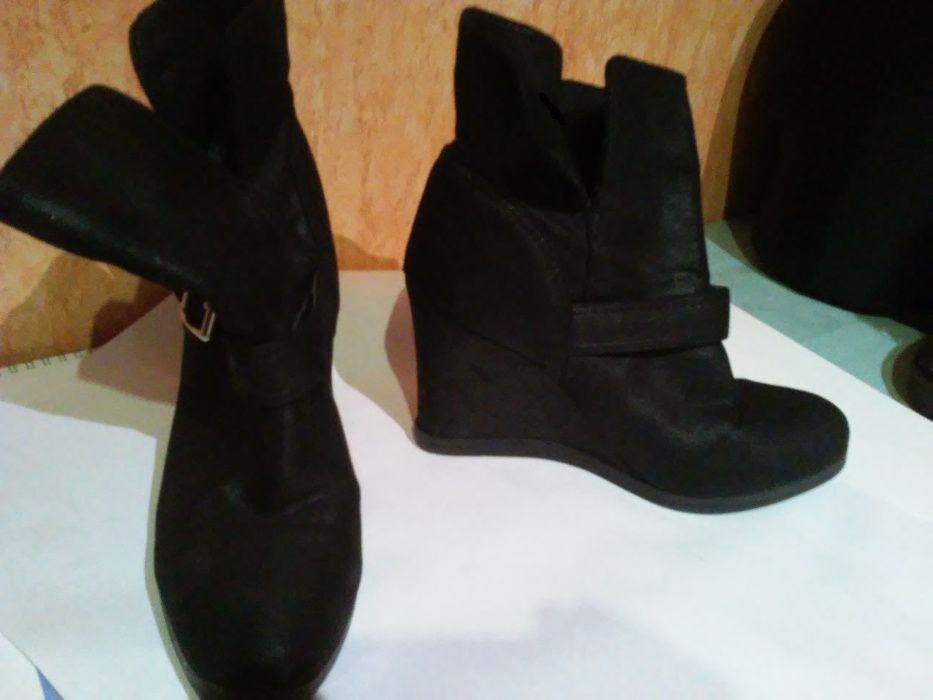 buty kozaki, botki-na koturnie (roz.39) śniegowce - 37/38 od55zł