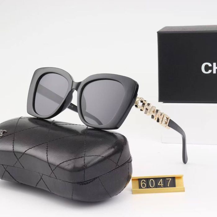 Сонцезахисні окуляри Chanel