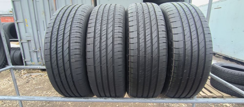 Резина 215.60.R17.Ціна вказана за 1 шт.