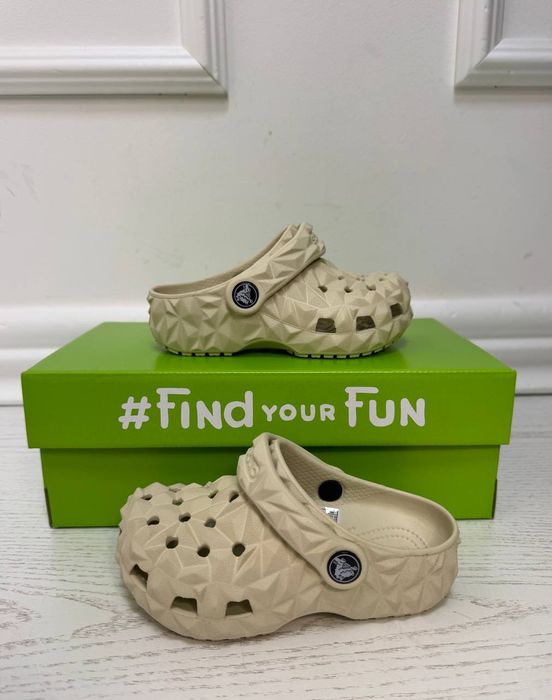 Crocs Classic Kids Geometric Bone, White, Lavander c9 c10 c11 c12 c13 j1 j2 j3
Bone, White, Lavander.