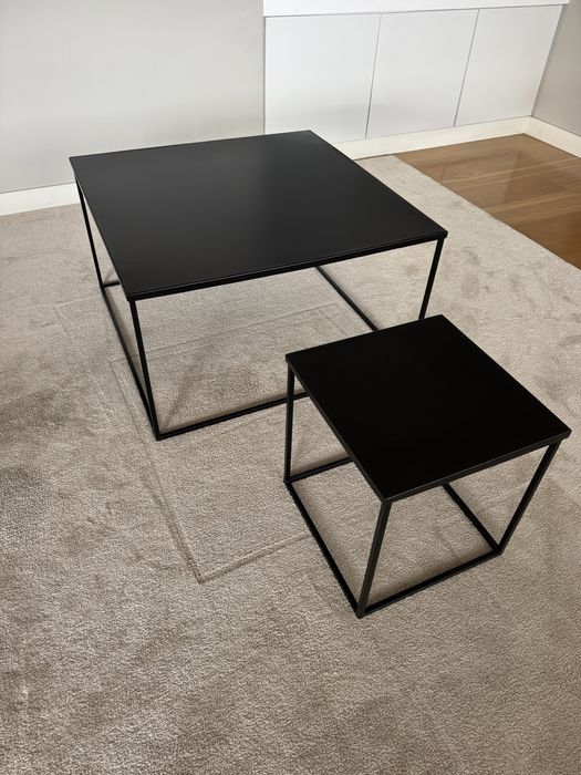 Conjunto de mesas de apoio