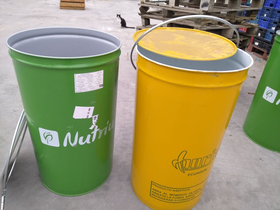 Bidons ou barricas de 200 lt