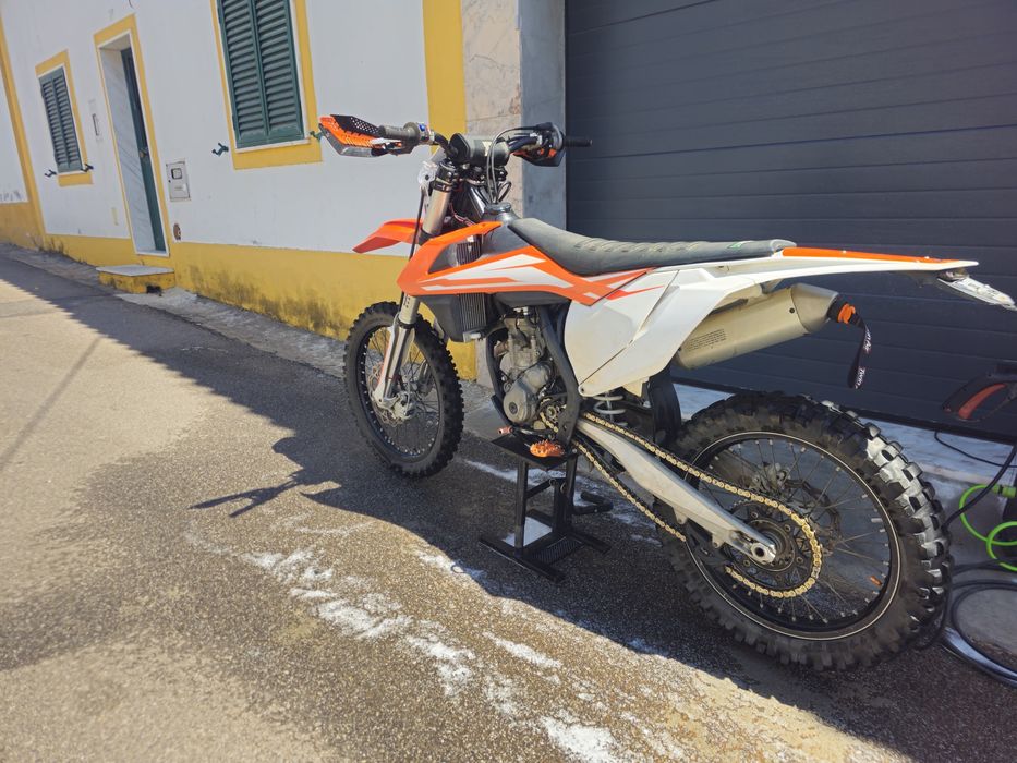 KTM 250 matriculada