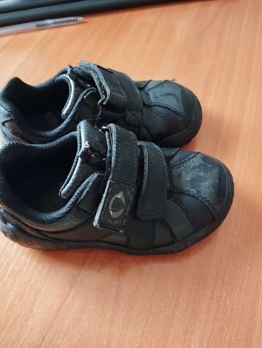 Продам дитячі  кросівки 24 розмір