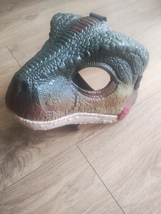 Rycząca maska dinozaura