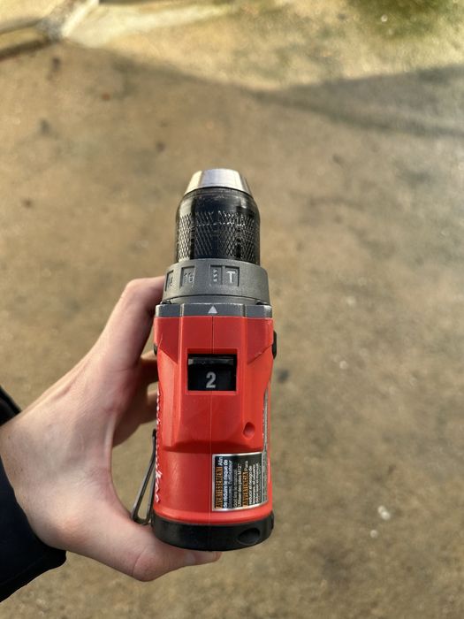 Aparafusadora milwaukee M12