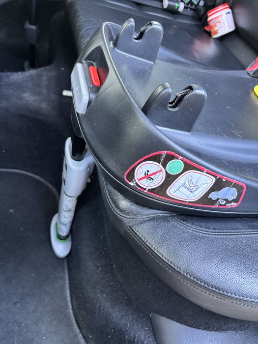 Carrinho pierre cardin com isofix