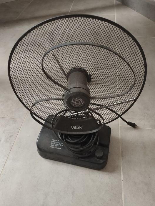 Антена Vitek VT3853 для телевізора