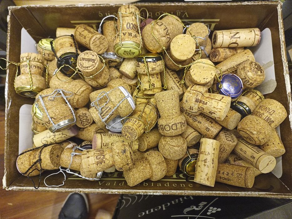 Натуральний корок, пробка від вина і ігристого 
Натуральний корок з пі