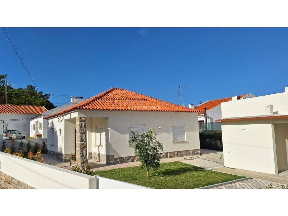 Moradia Isolada T3 no Mucifal - Um Refúgio de Conforto, Luz Natural...