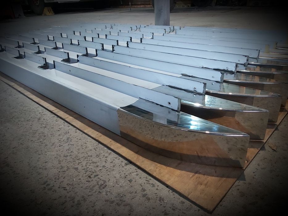 Бампер полуприцеп/ передняя панель Рефрижератор Schmitz