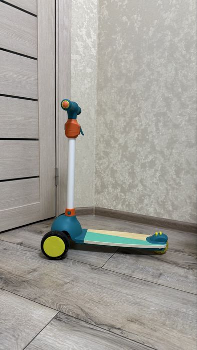 Самокат фірми Battat  на вік + 3 роки