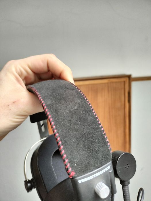 Kit volante e headphones Ferrari