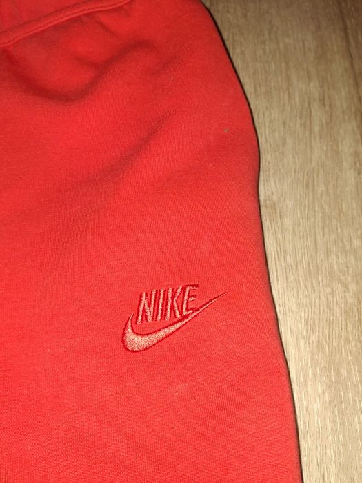 Spodenki Nike Tech Fleece czerwone