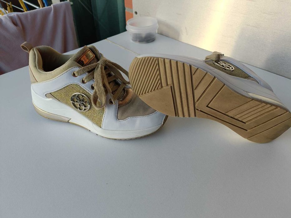 Sapatilha para senhora da Guess