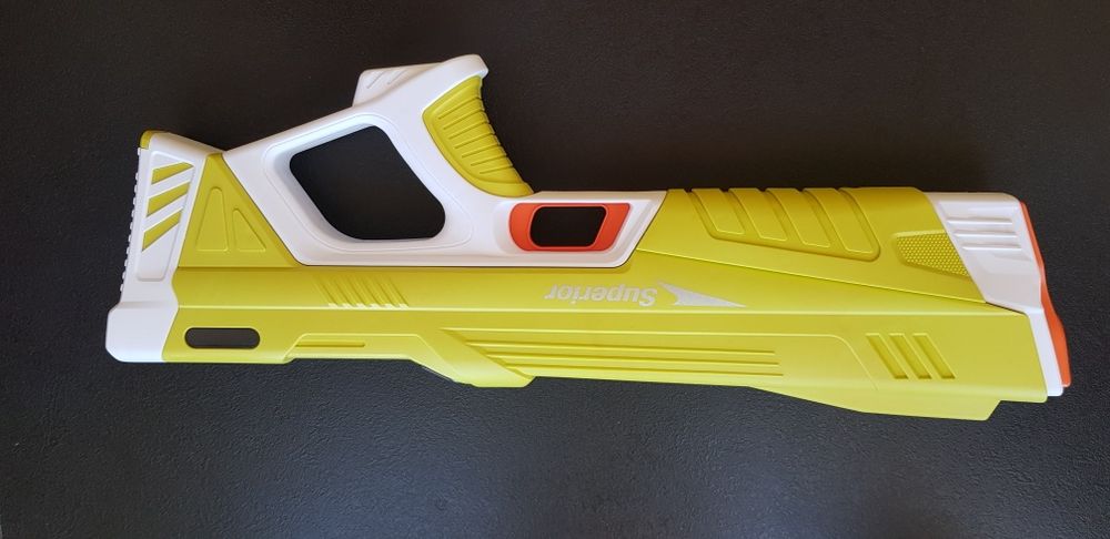 Pistolet na wode elektryczny