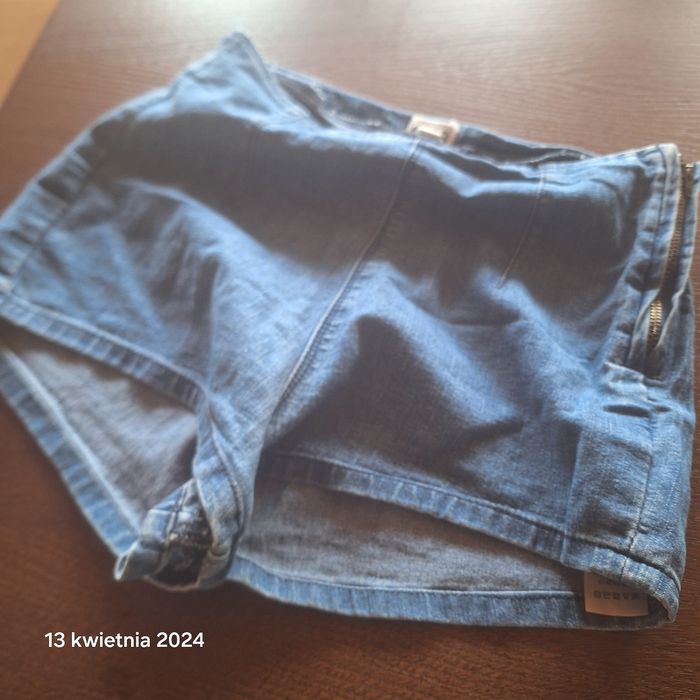Spodenki damskie Asos rozmiar S 56%Cotton stan bardzo dobry