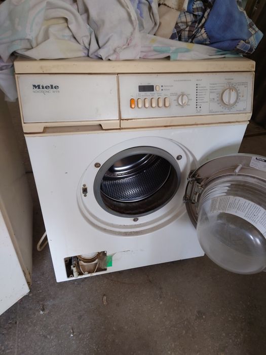 Продам пральну машину Miele novotronic w 918