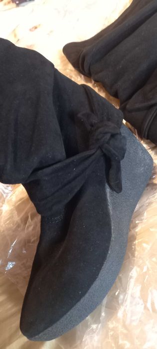 Botas de camurça com cunha, pretas - 36,5 - Cafenoir