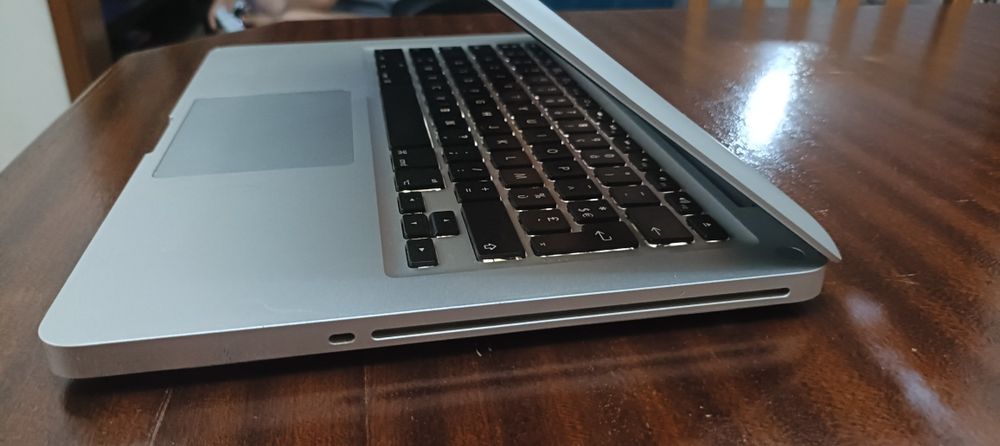 MacBook Pro 13" Apple | 320GB | Carregador incluído