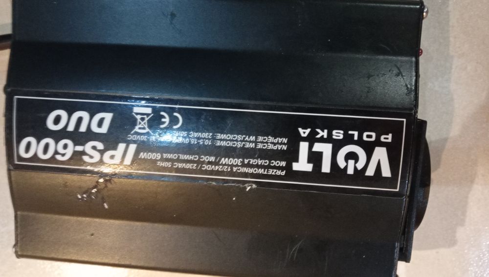 Przetwornica samochodowa 12/24VDC/230 VAC