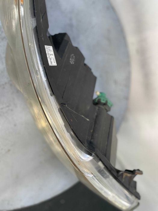 Farol dianteiro esquerdo Renault master III (2015)   RM28
