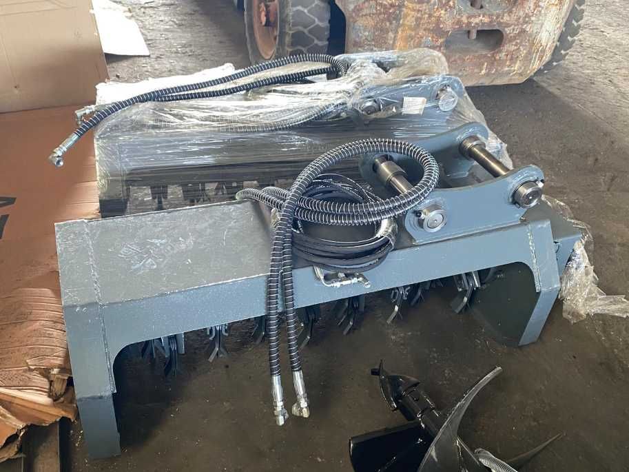 Capinadeira/ Corta mato para giratória 6.5 TON