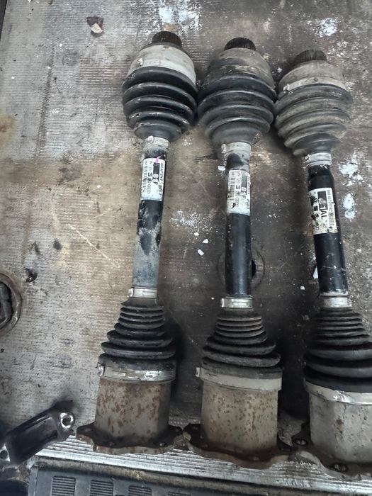 Полуось на Ауді Q5-8R 2.0tfsi (08-16),a6-c7
