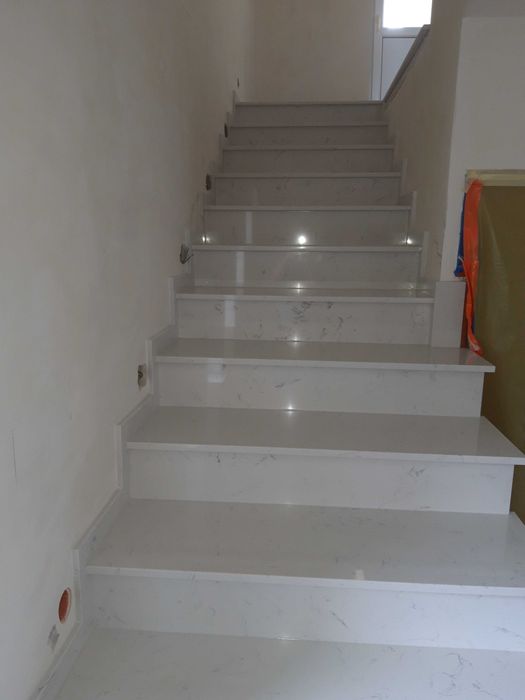 Blaty Kuchenne granitowe parapety schody wewnetrze drewniane