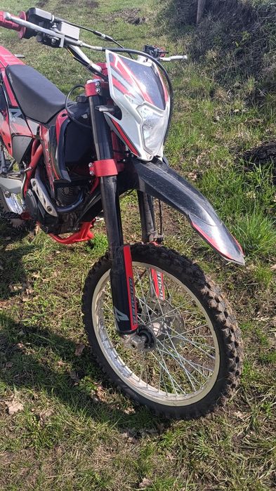 Мотоцикл Эндуро BSE J10 як новий